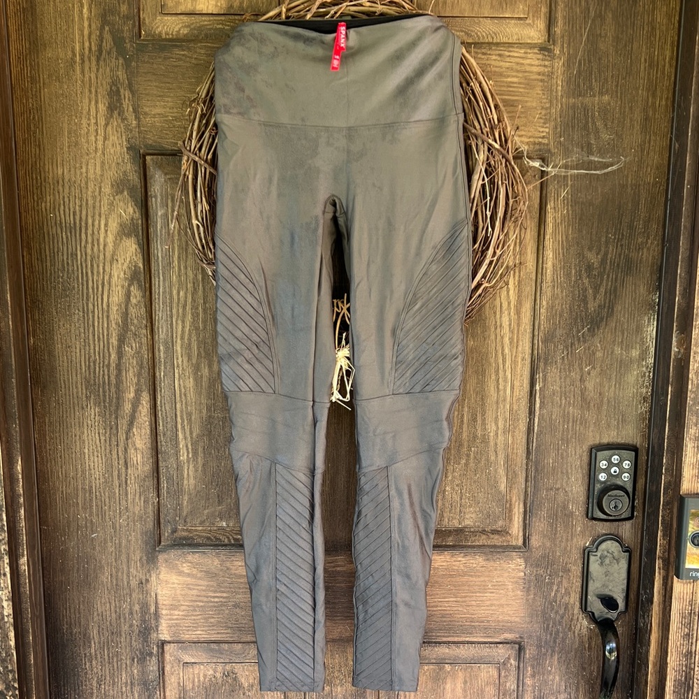 SPANX grayish Shiny Leggings with Red Brand Tag